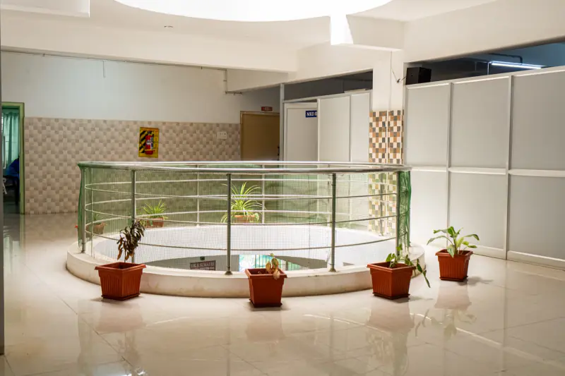 Second floor atrium at Sudar Hospital