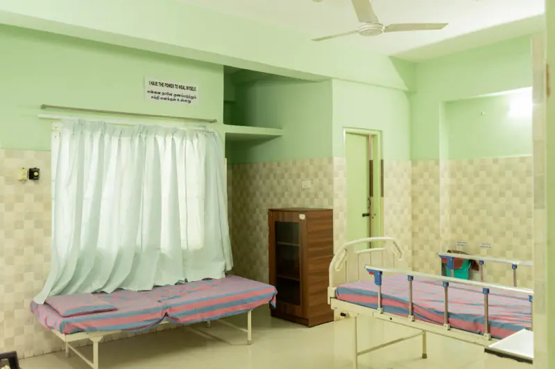 Single inpatient room at Sudar Hospital